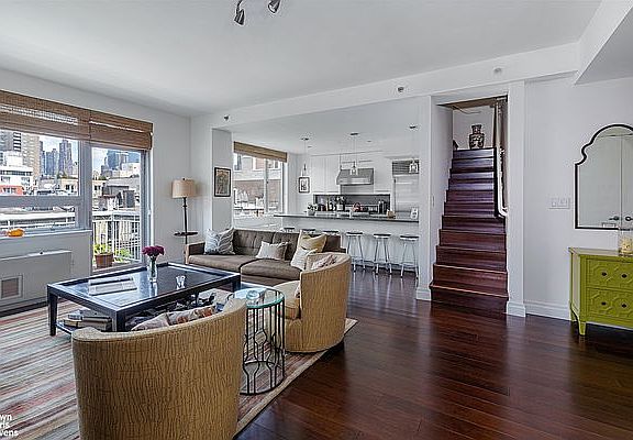 4th image of 517 W 46th St #Penthouse 703