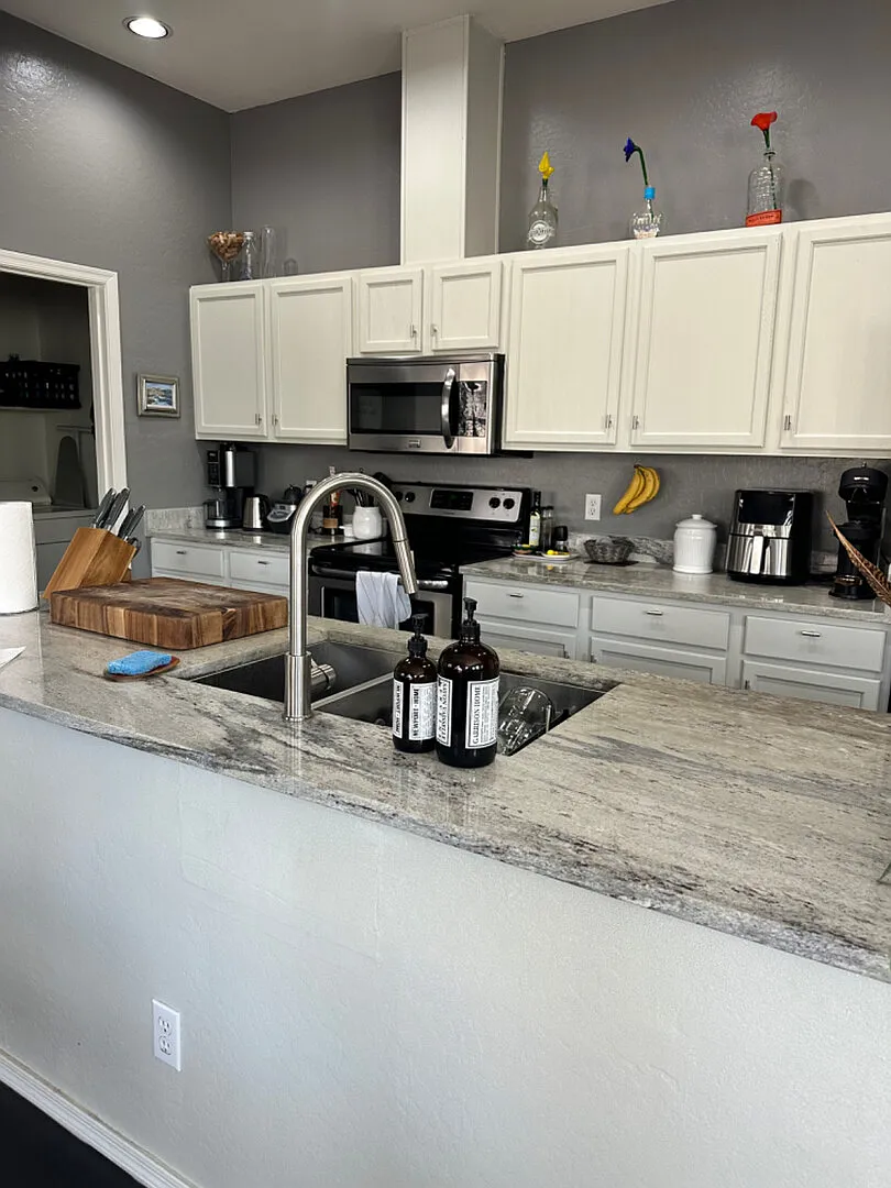 Light & Bright Fully Furnished Condo in Gated Community — Photo 4