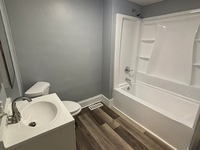 632 Grace Ave — Photo 7