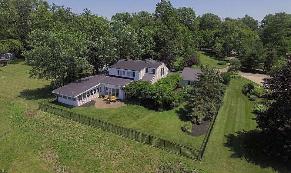 1st image of 37719 Lake Shore Blvd