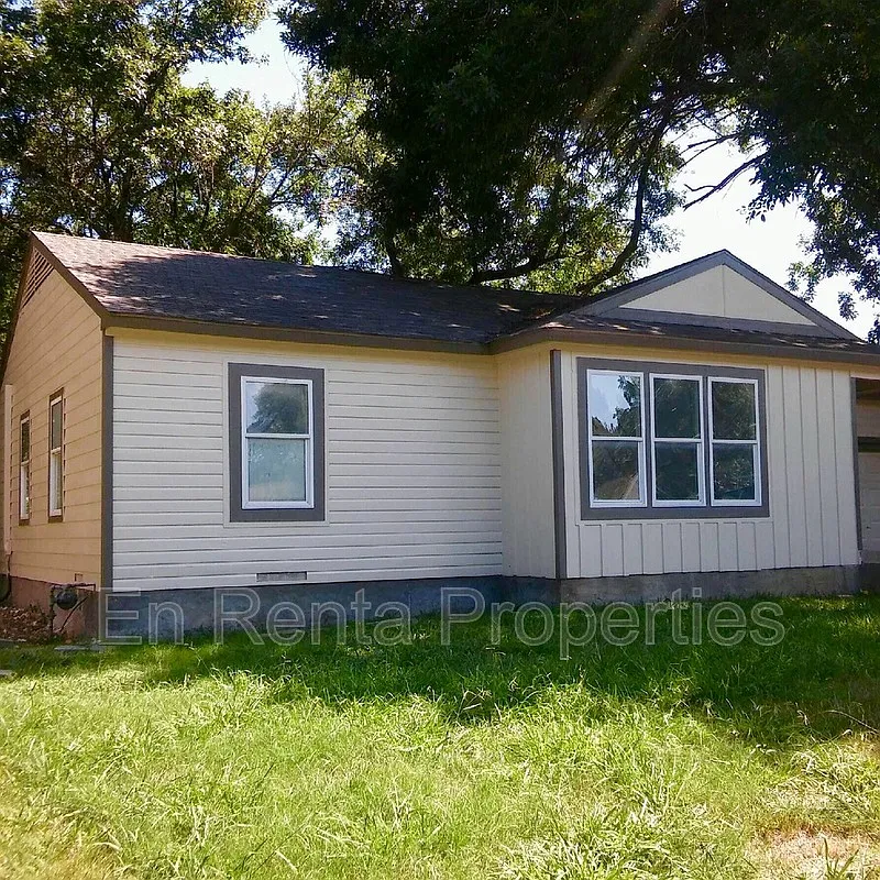 3 bed, 1.0 bath, 1020 sqft, $1,795 — Photo 1
