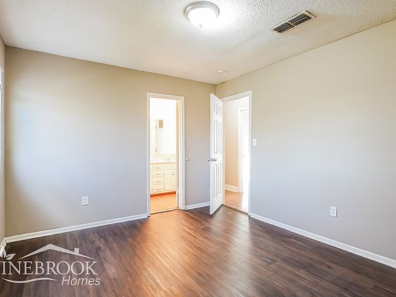3rd image of 3305 Willow Lane Dr