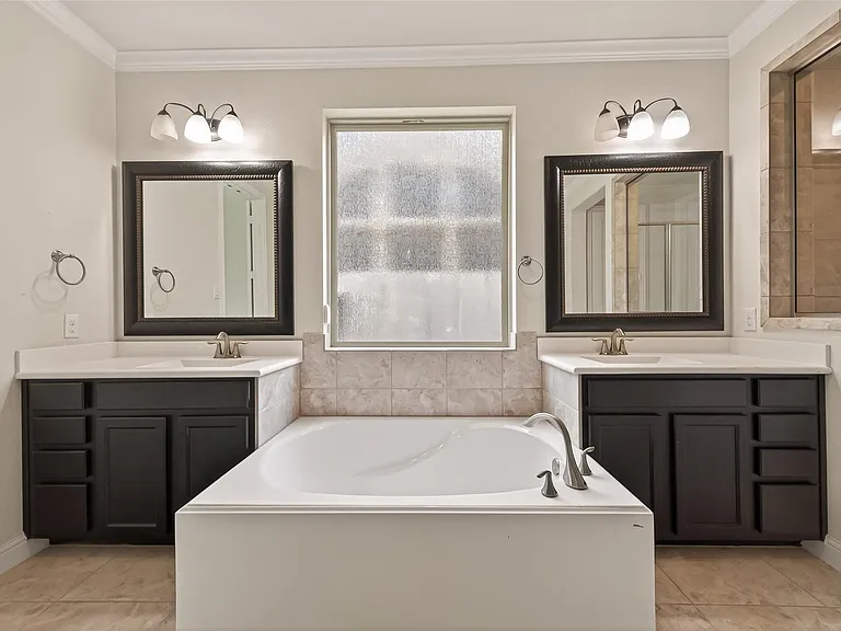 10514 Inverclyde Dr — Photo 37