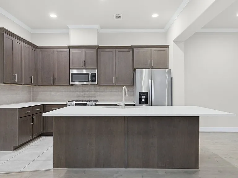 6011 Truro St #B — Photo 10