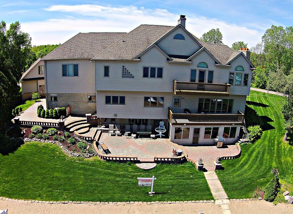 2nd image of 4216 Driftwood Dr