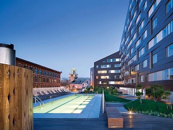 Heated Pool & Terrace w Skyline View