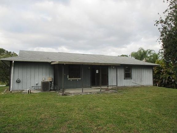 4th image of 325 NW Avens St