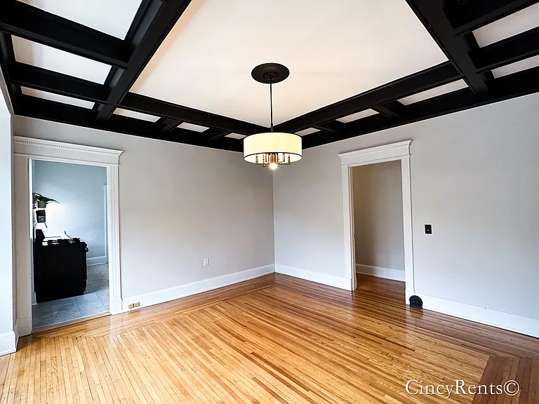 2552 Erie Ave #1 — Photo 7