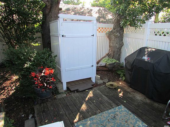 4th image of 26 Beach Hill Dr