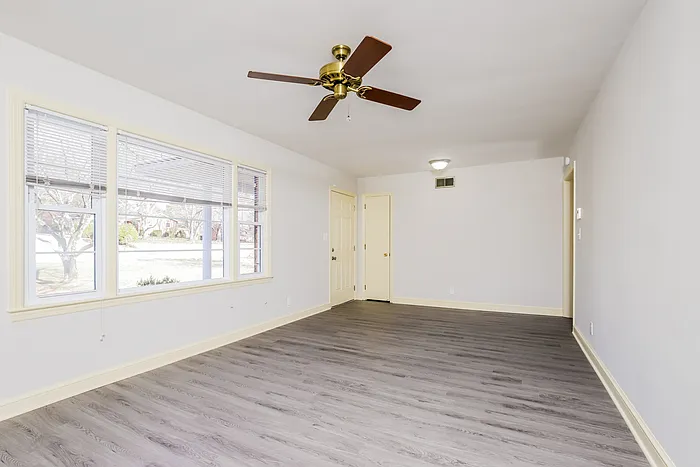 3 bed, 2.0 bath, 1600 sqft, $1,795 — Photo 4