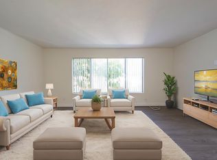 10725 Acama St APT 9, North Hollywood, CA 91602