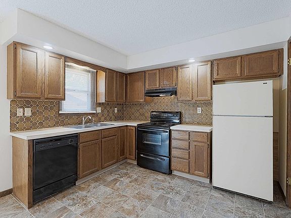 3rd image of 5538 S 38th St