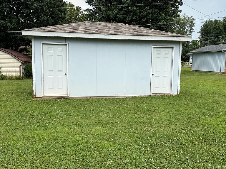 816 Looney St — Photo 8