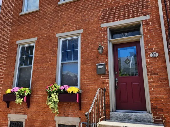 37 N Charlotte St, Washington Boro, PA 17603