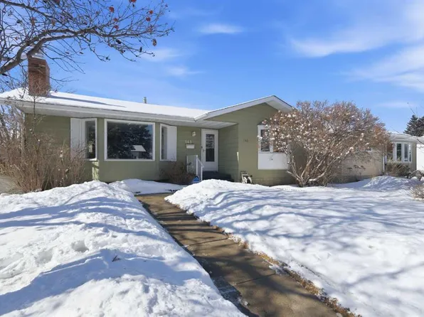 145 E Wilson Cres, Red Deer, AB T4N 5V6