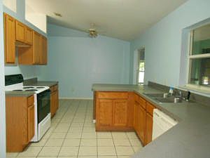 5th image of 1391 SW Amboy Ave
