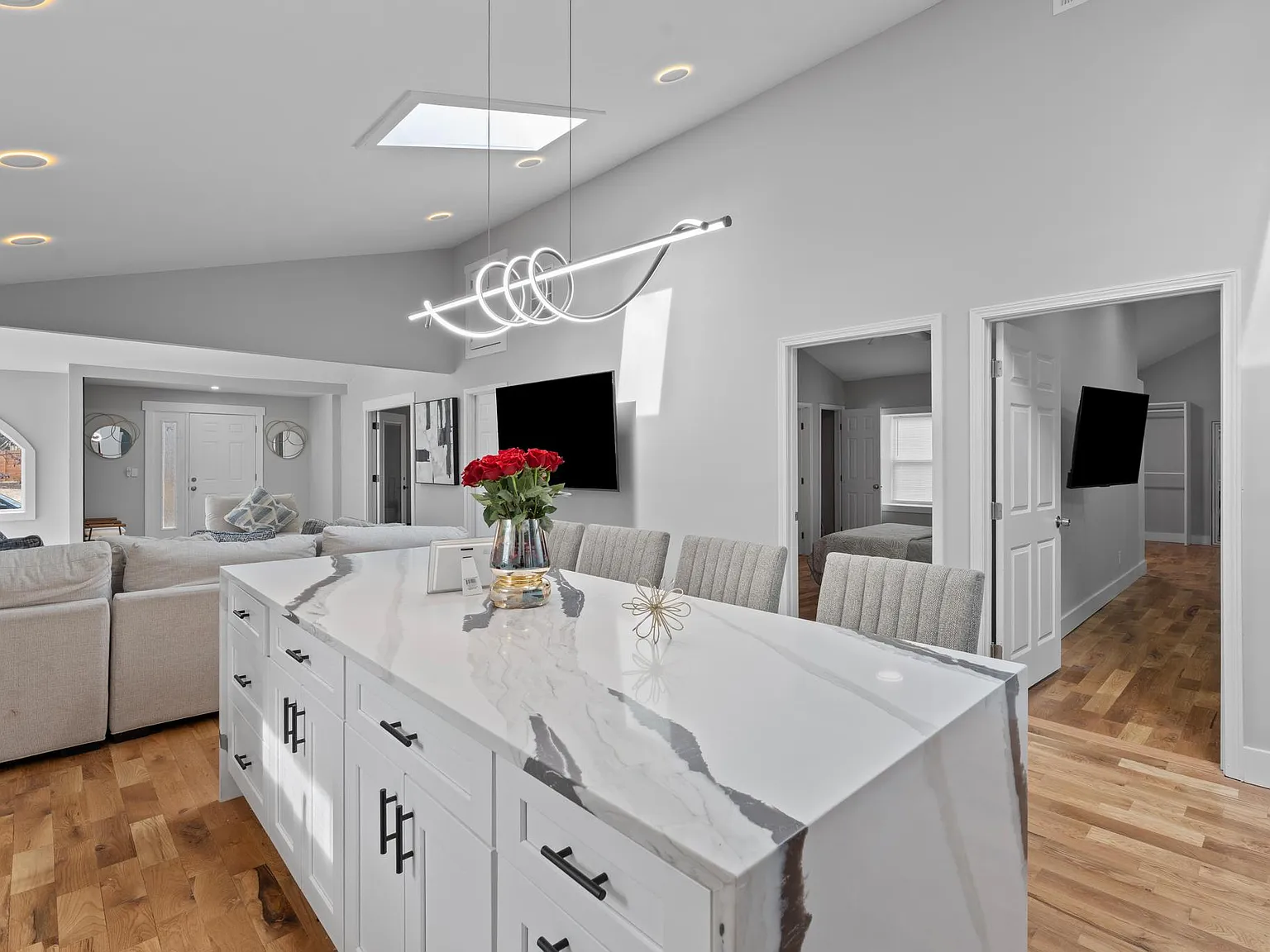 5 bed, 3750 sqft, $6,000 — Photo 4