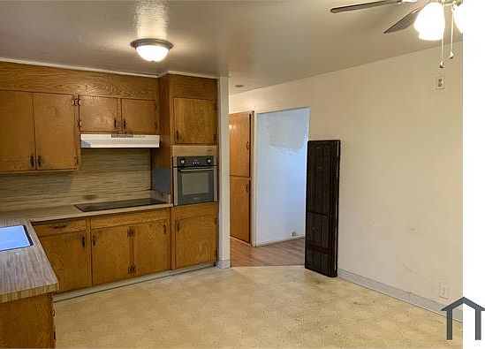 5th image of 203 Robert St