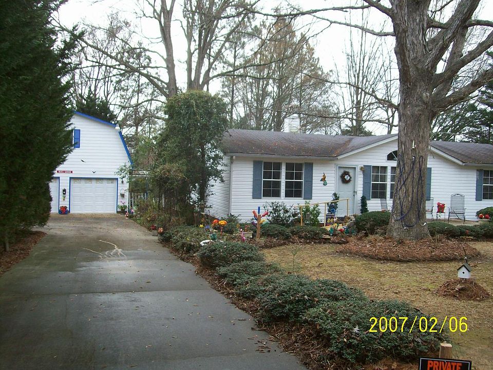 2nd image of 211 A Mangum School Rd