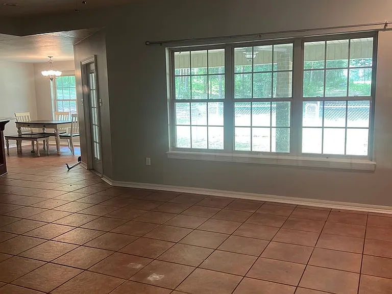 143 Hazel Ln — Photo 4