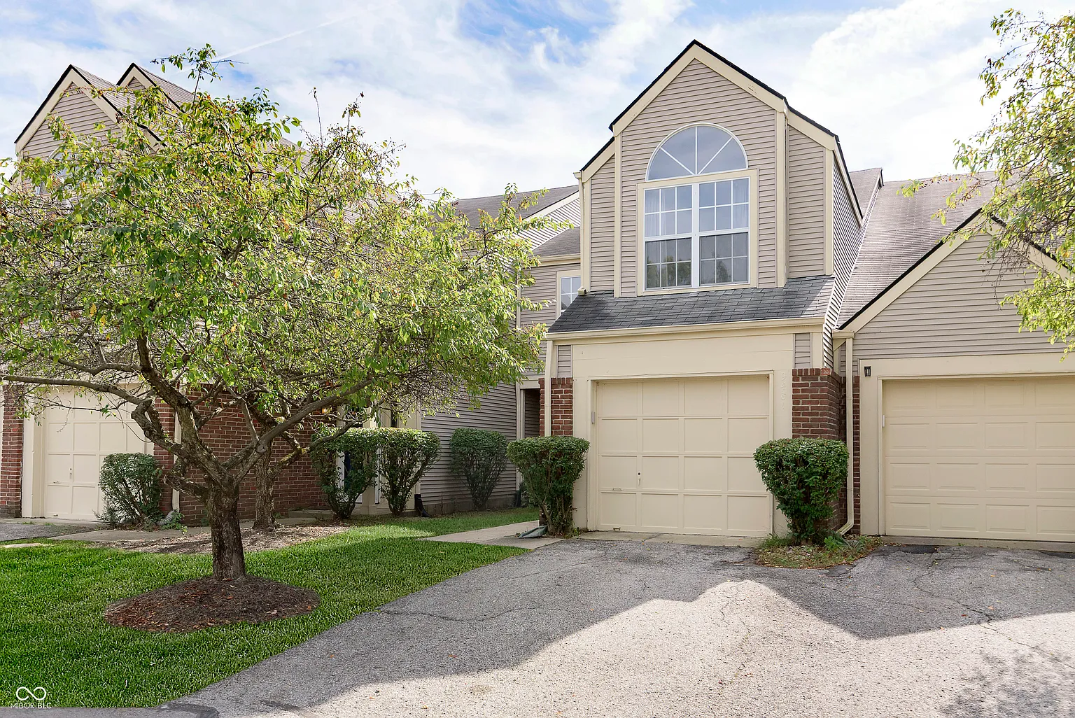 9481 Aberdare Dr photo 1