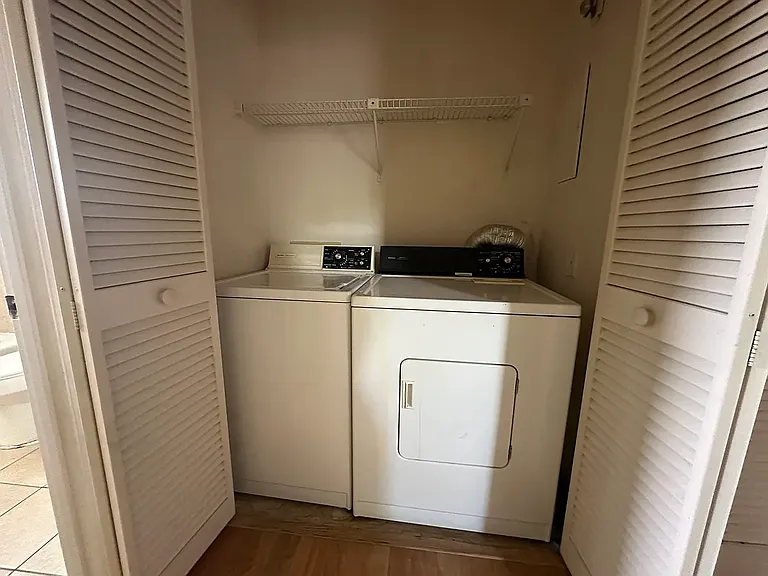 2050 San Marcos Dr SE #215 — Photo 8