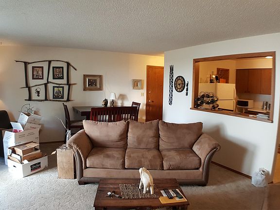 Spacious living area, with kitchen pass-through