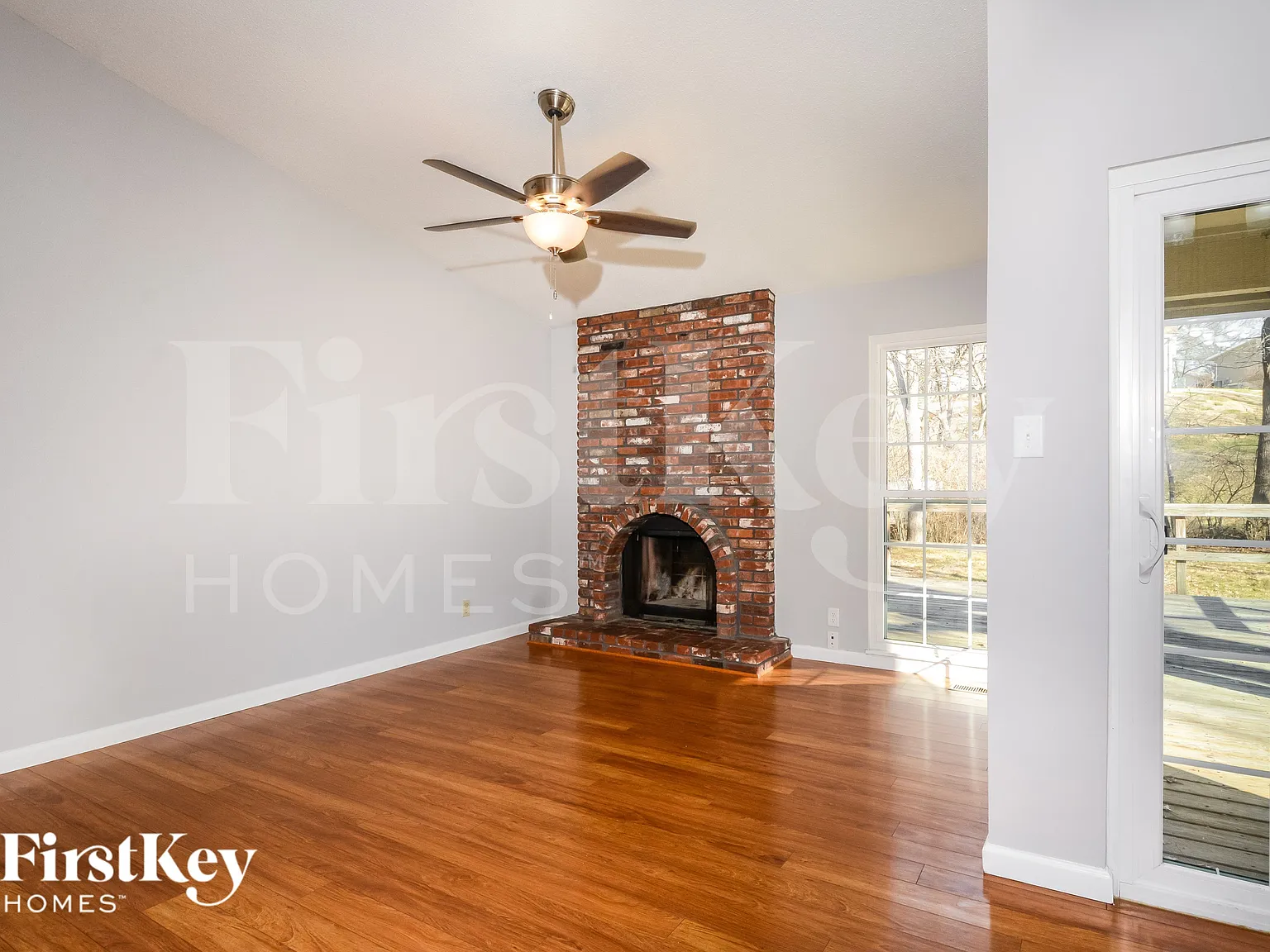 4 bed, 2.0 bath, 2403 sqft, $2,775 — Photo 3