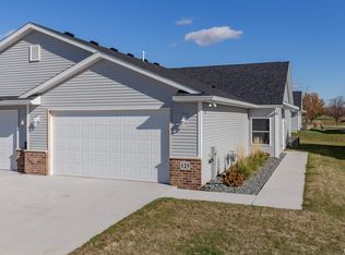 125 Beacon Harbor Cir, East Moline, IL 61244