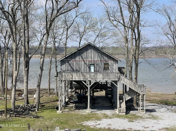 2 Greenwood Miller Rd, Beulah, MS 38726