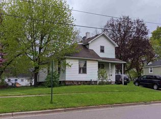 16 Charles St, Hillsdale, MI 49242