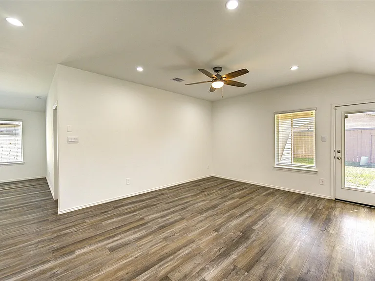 5406 Castlebury Meadows Dr — Photo 12