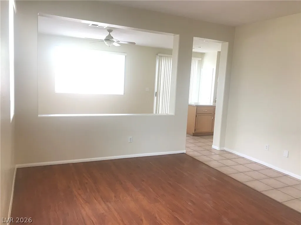 3 bed, 2.5 bath, 2033 sqft, $2,250 — Photo 2