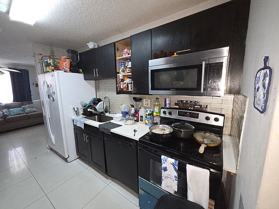 4th image of 2881 NE 12th Terrace