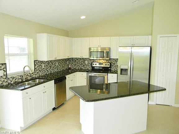2nd image of 470 NE 2nd Pl