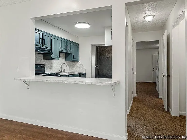 2709 Haskell Blvd — Photo 4