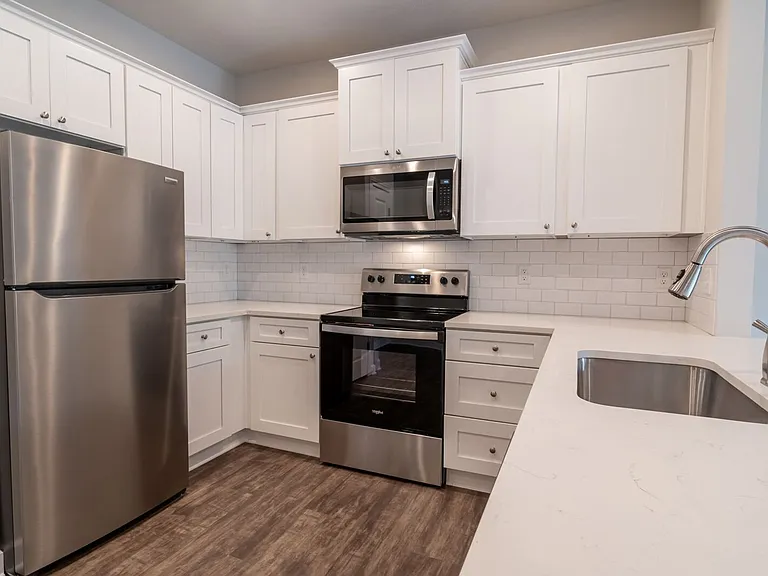 West Village Villas and Apartments — Photo 6