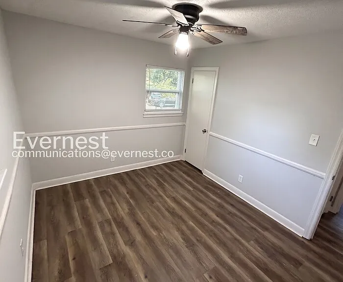 203 Pinetree Dr — Photo 8