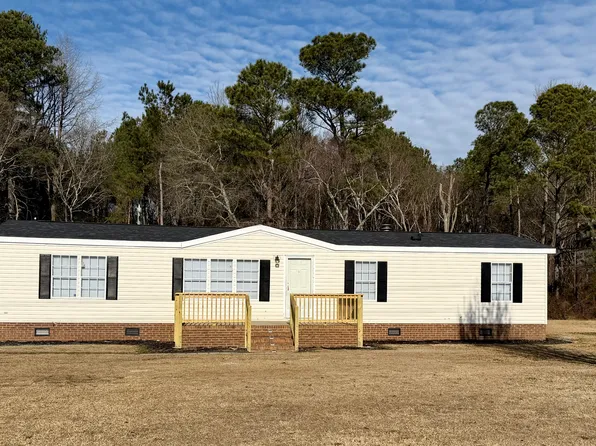 2000 Woods Crossroads Rd, Benson, NC 27504