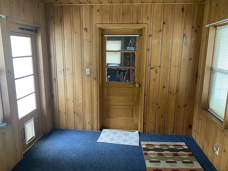 20451 Poplar St — Photo 13