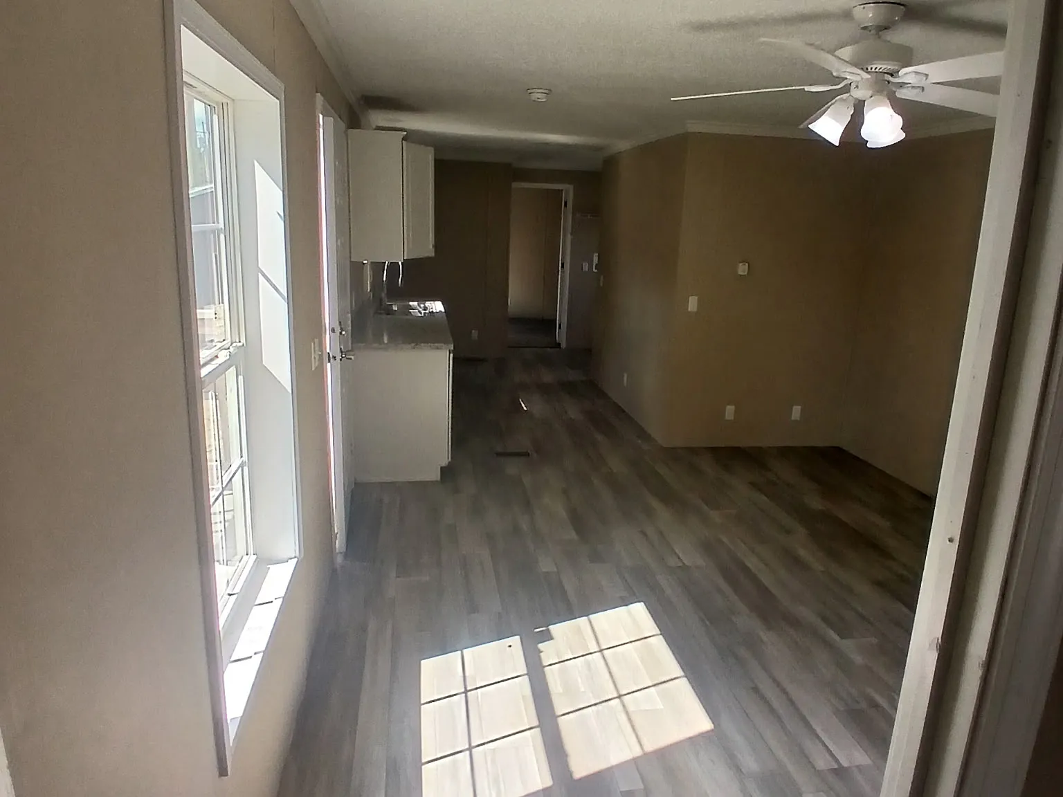 2 bed, 728 sqft, $945 — Photo 3