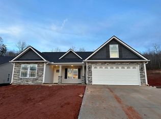 146 James Shands Ln, Wellford, SC 29385