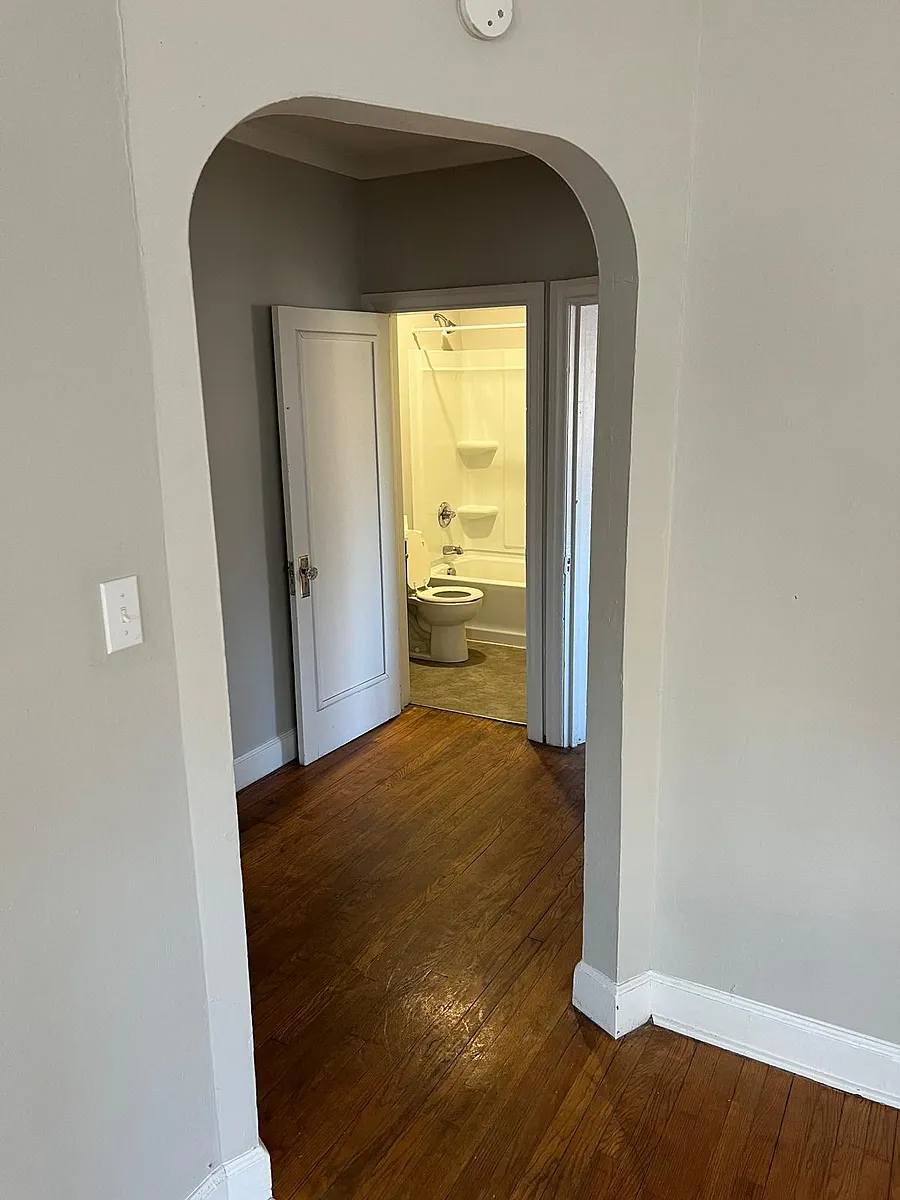 Building Photo - 1614 Arlington Ave #4