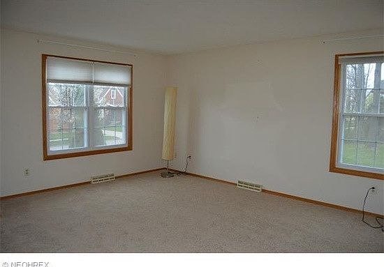 5th image of 3033 Brookdale Ave