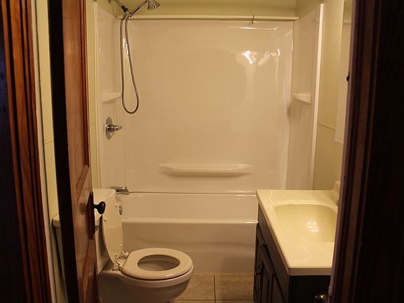 8' X 5' Bathroom