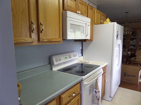 2nd image of 302 N Front St