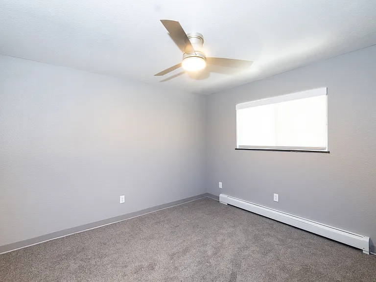 Caesar Square Apartments — Photo 17