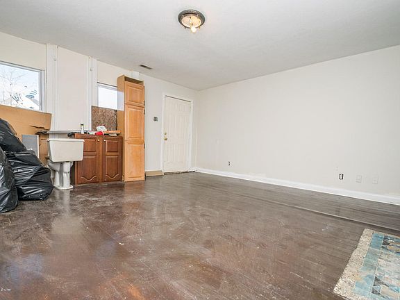 3rd image of 2528 W Main St