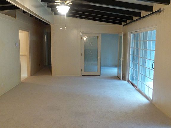 3rd image of 4844 Topeka Dr