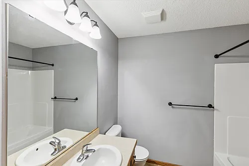 7300 Kahler Cir NE Photo 1